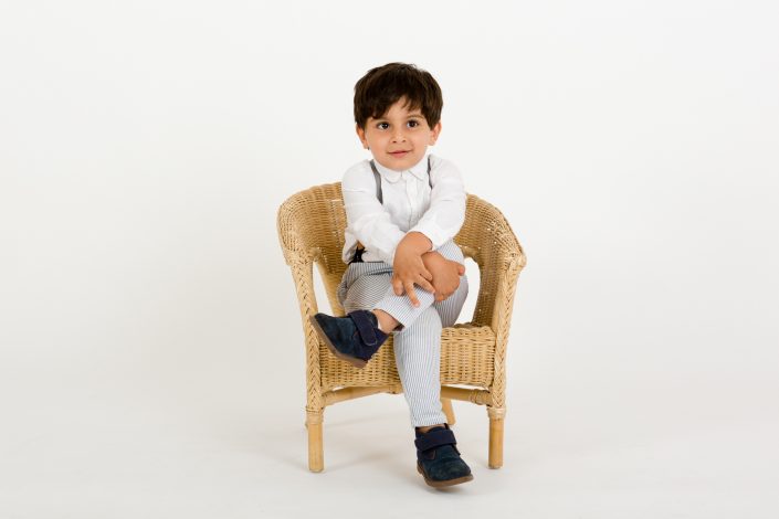 kids portraits and family photo shoots studio